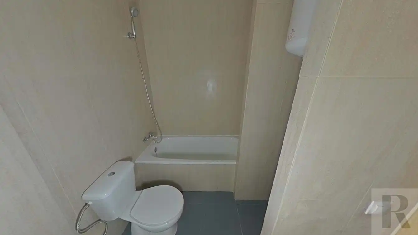 Bathroom of Study for sale in Sabadell