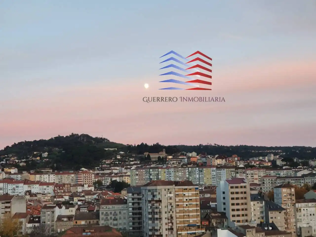 Außenansicht von Wohnung zur Miete in Ourense Capital  mit Heizung, Parkett und Terrasse