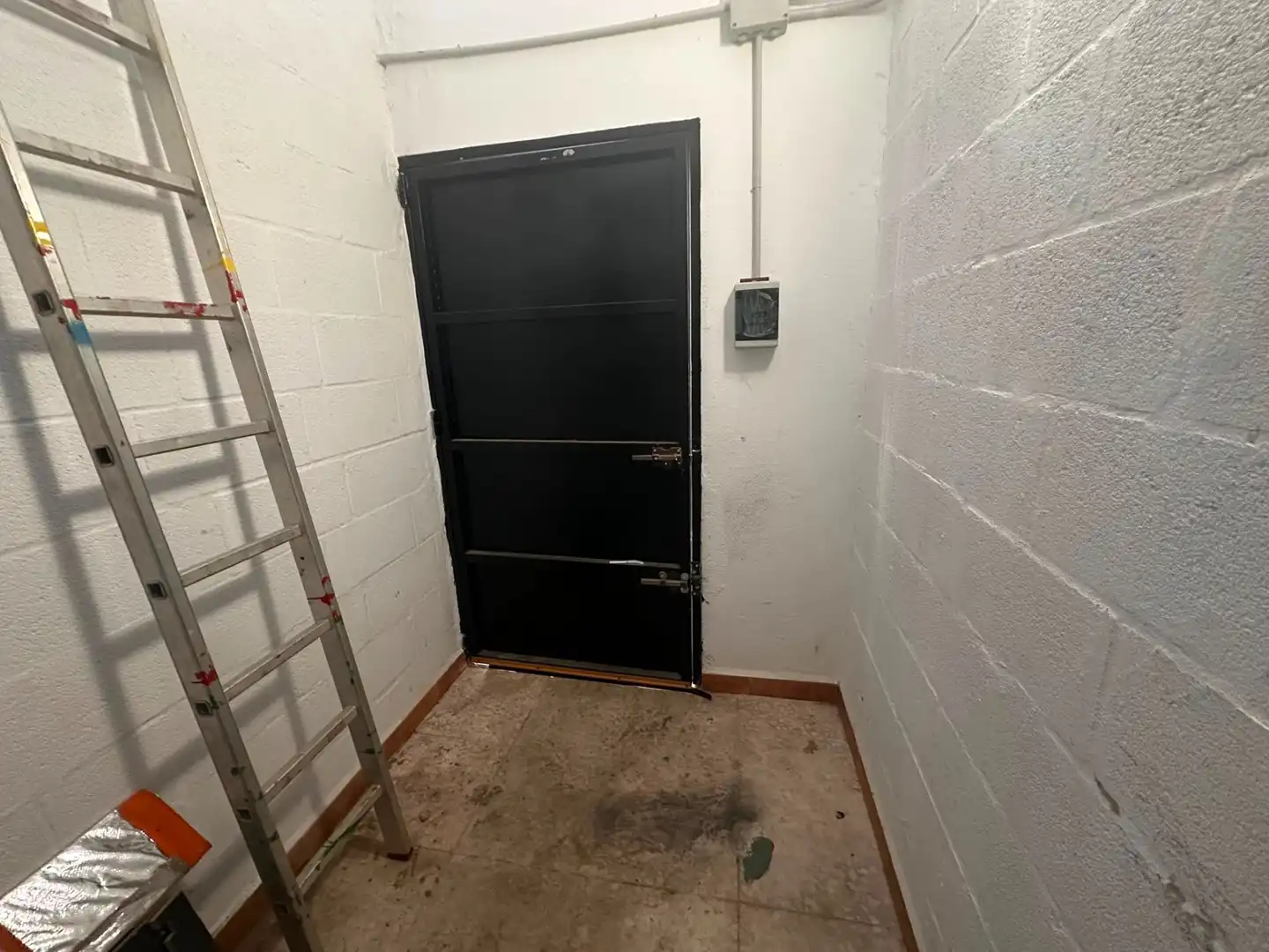 Storage room for sale in San Fernando