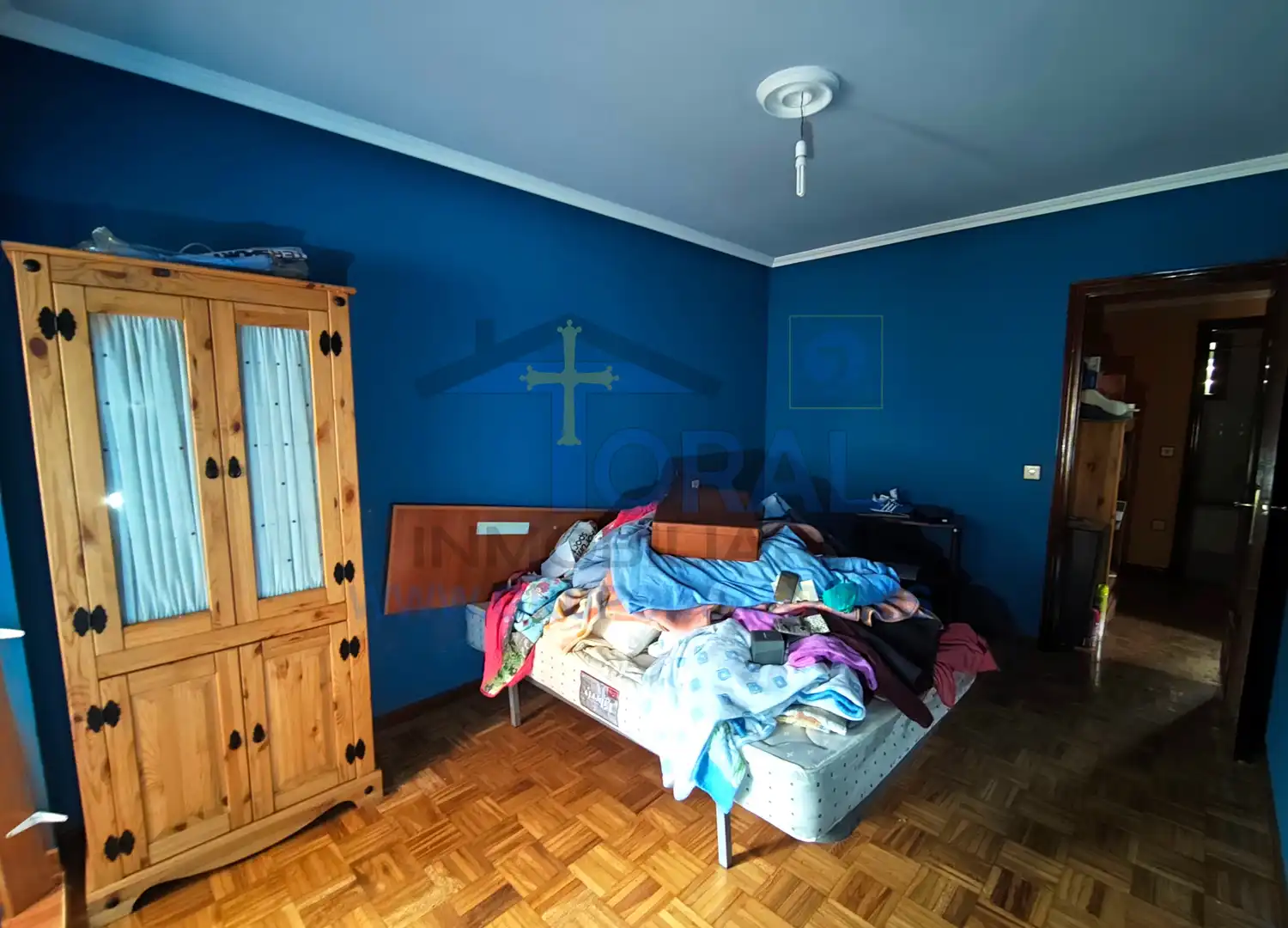 Habitación de Piso en venta en Gijón  con Parquet, Trastero y Amueblado