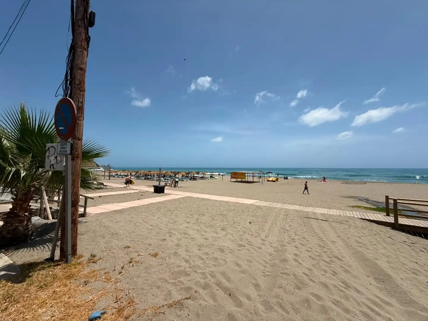 Außenansicht von Wohnung zum Verkauf in Benalmádena mit Klimaanlage, Privatgarten und Abstellraum