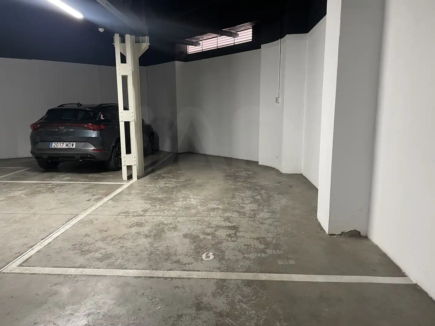 Parkplatz von Wohnung zur Miete in León Capital  mit Klimaanlage und Heizung