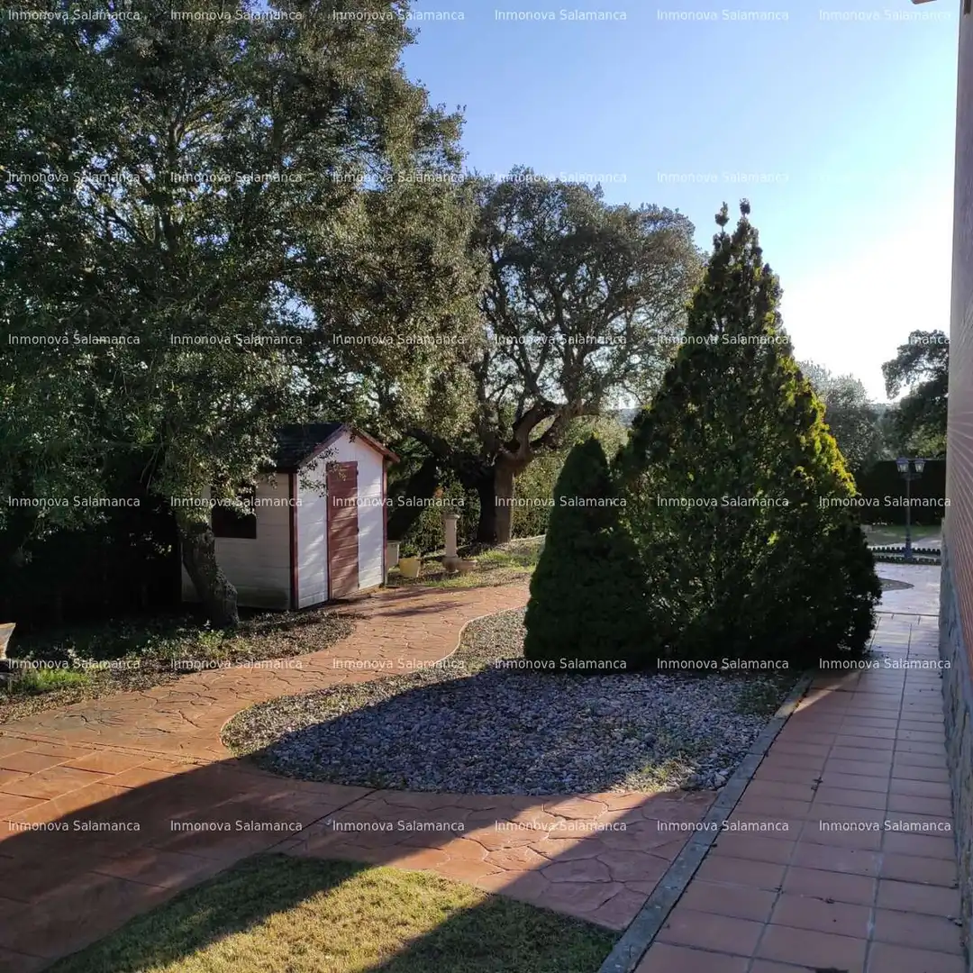 Jardín de Casa adosada en venta en Salamanca con Calefacción