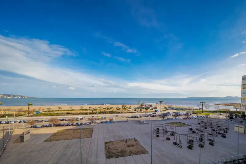 Terrassa de Pis en venda en Empuriabrava amb Piscina