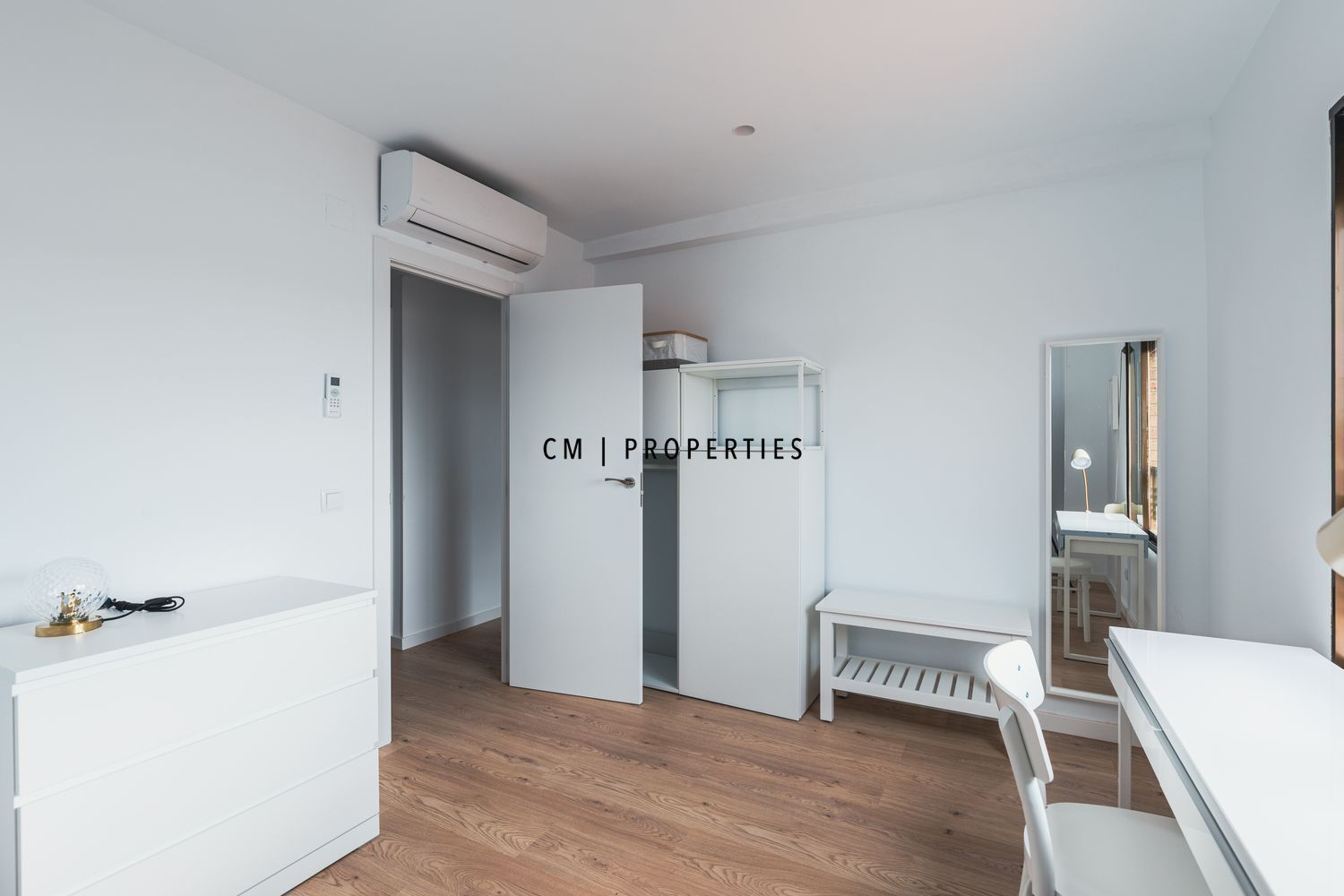 Bedroom of Flat for sale in  Valencia Capital  with Air Conditioner, Heating and Terrace