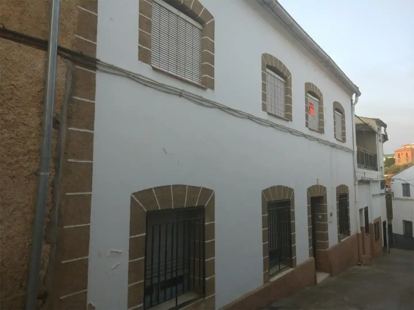 Vista exterior de Casa adosada en venta en Cañamero