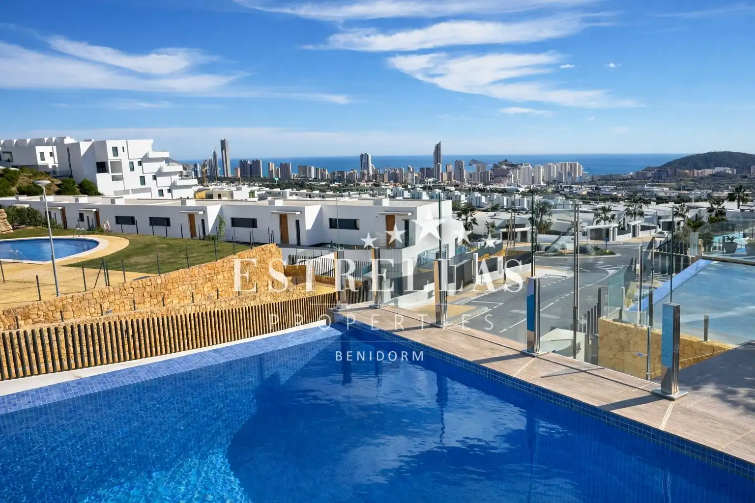 Xalet amb piscina en venda a Balcón de Finestrat - Terra Marina