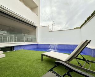 Piscina de Casa adosada en venda en Rafelbuñol / Rafelbunyol amb Aire condicionat, Terrassa i Piscina