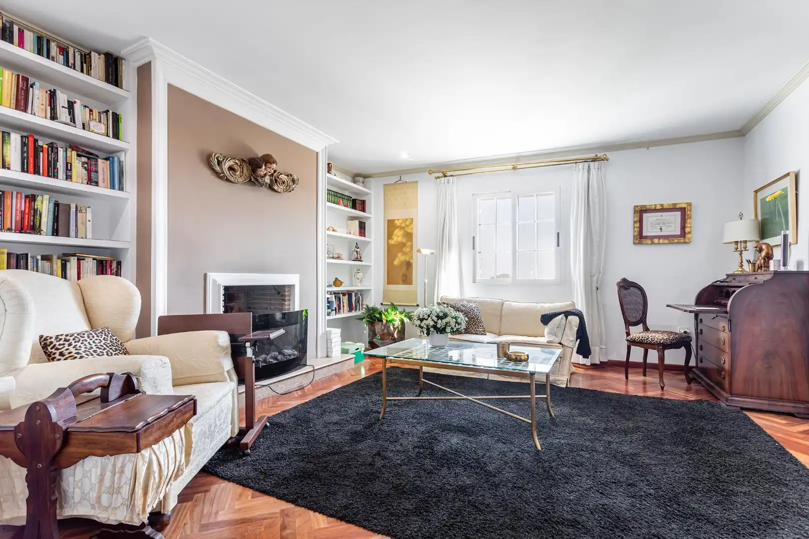 Living room of Houses for sale in Chiva  with Air Conditioner, Private garden and Terrace