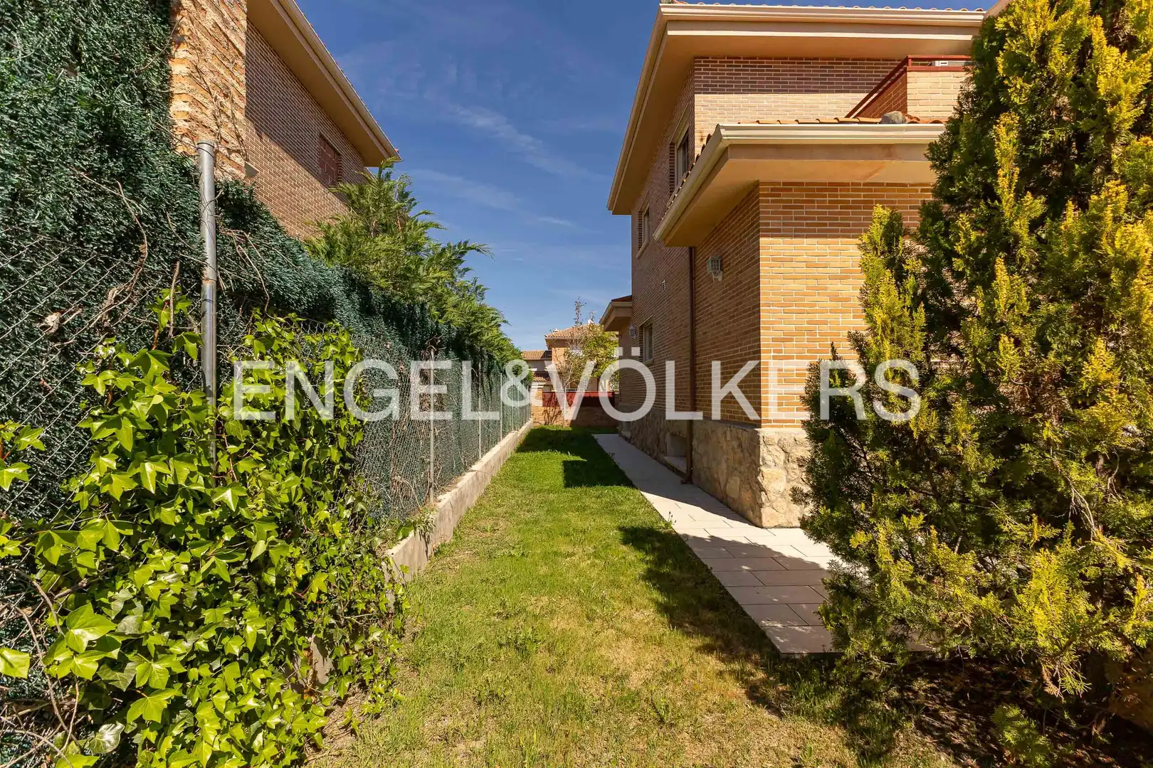 Houses for sale in Villanueva de la Cañada  with Air Conditioner, Heating and Private garden