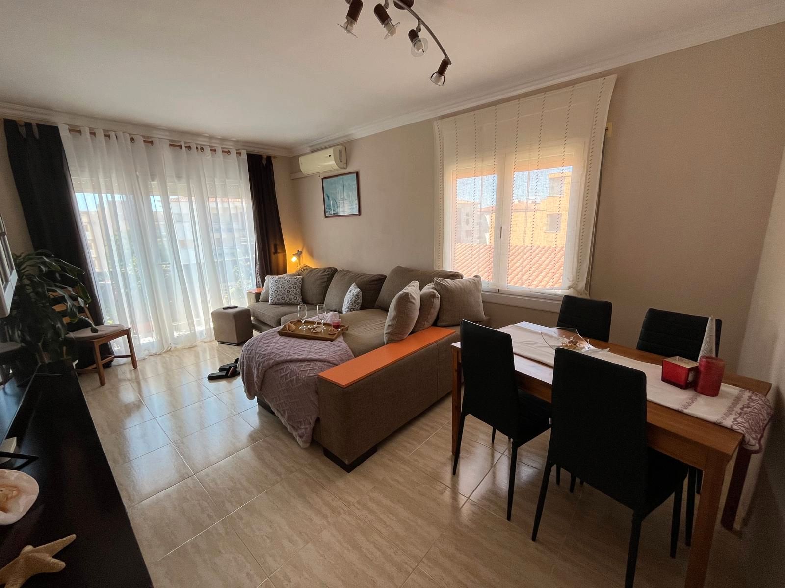 Living room of Flat for sale in Vandellòs i l'Hospitalet de l'Infant  with Air Conditioner, Terrace and Furnished