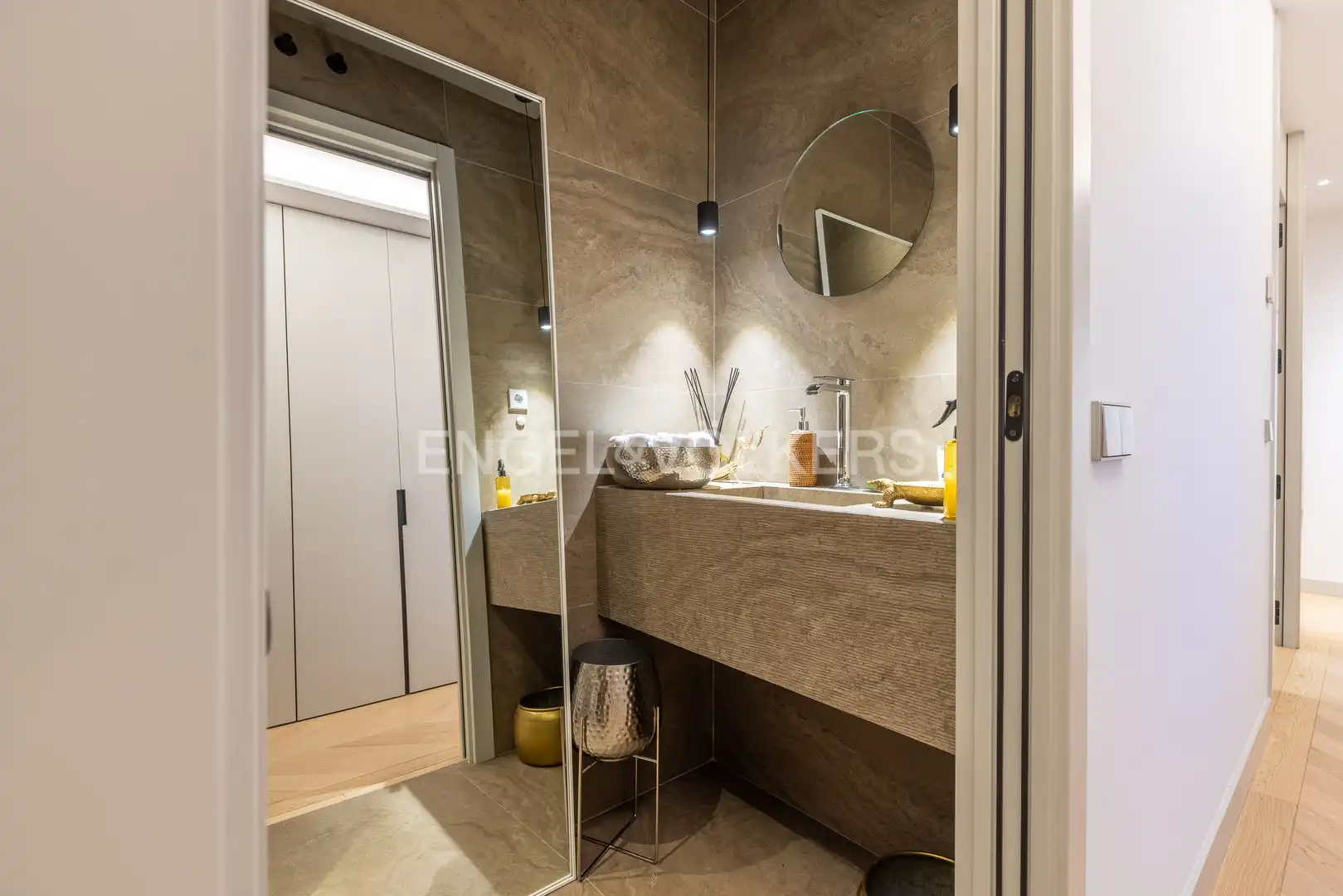 Bathroom of Flat for sale in Sevilla  with Air Conditioner, Heating and Terrace