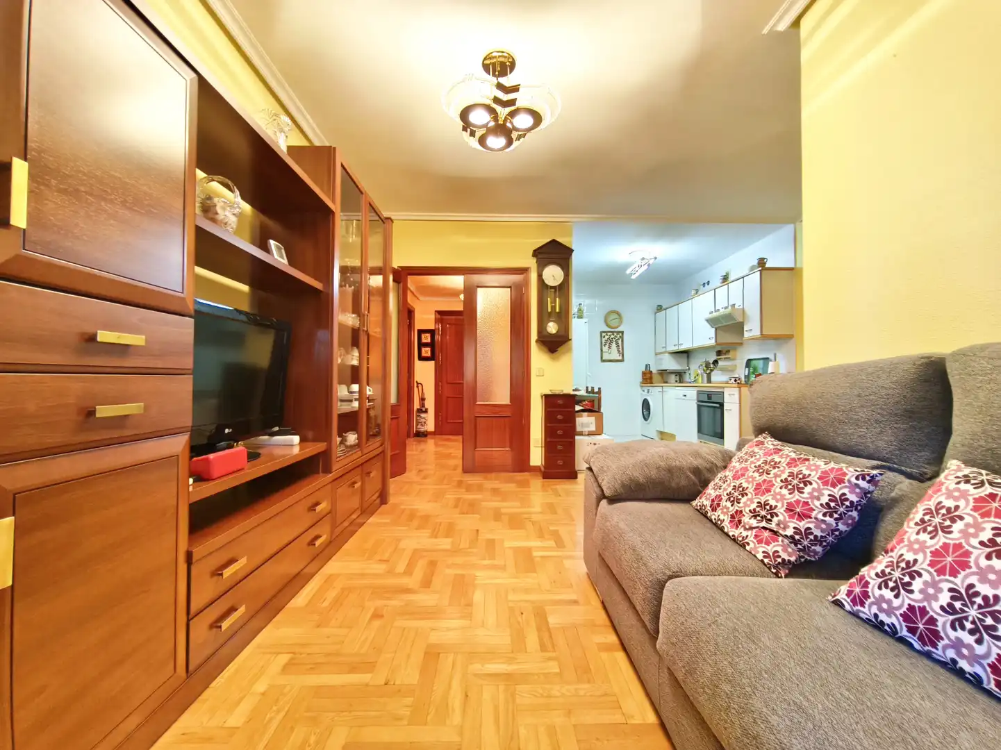 Sala d'estar de Pis en venda en  Logroño amb Calefacció, Parquet i Terrassa