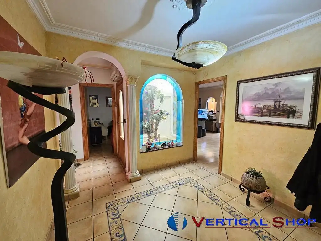 Casa amb terrassa en venda a Caudete, imagen 3