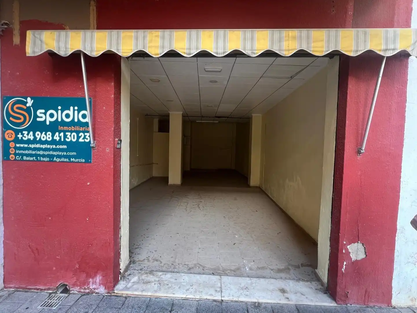 Local comercial de lloguer a Casco Antiguo