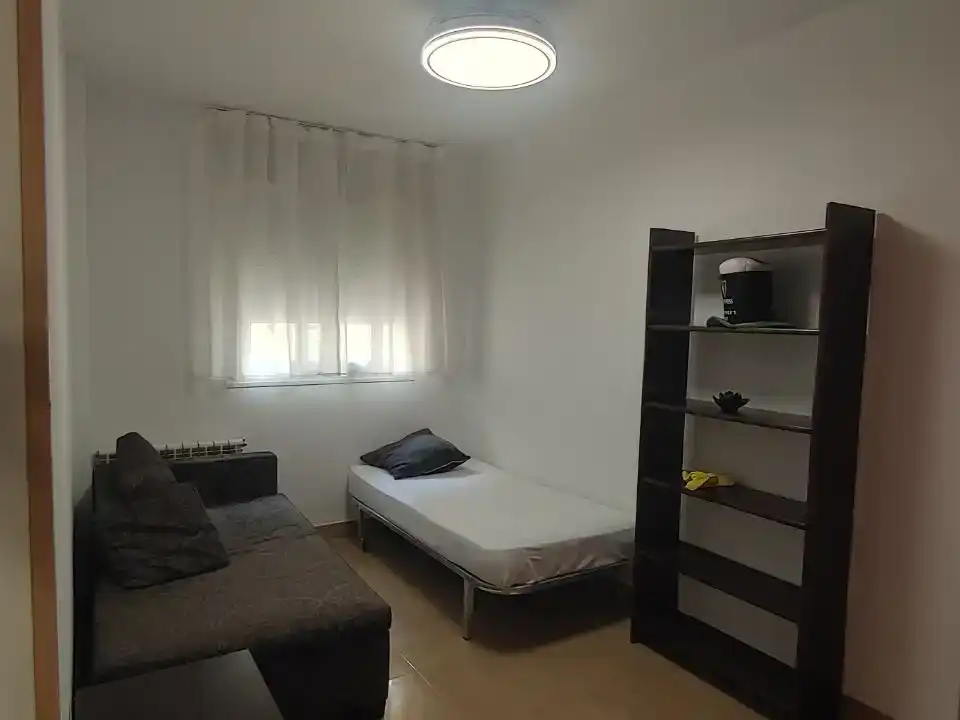 Schlafzimmer von Wohnung zur Miete in Granada mit Klimaanlage, Schwimmbad und Möbliert