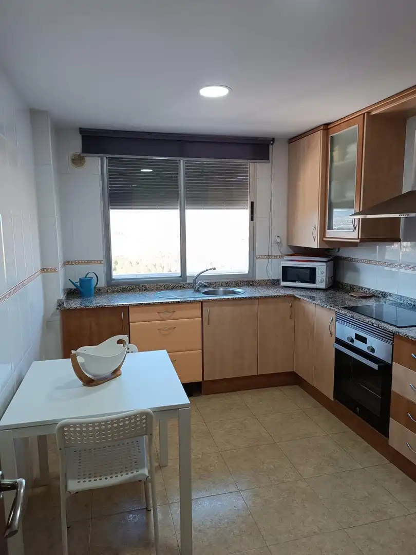 Cuina de Pis en venda en Almansa amb Calefacció, Parquet i Balcó