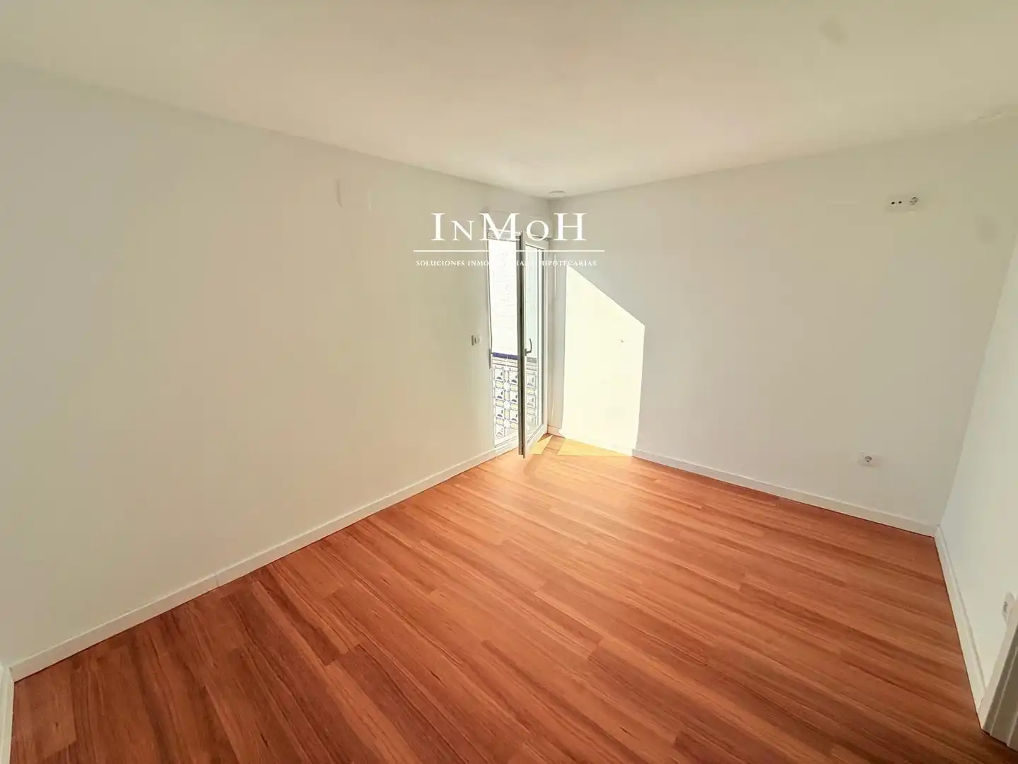 Habitación de Casa adosada en venta en San Fernando con Balcón y Alarma
