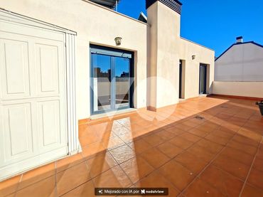 Penthouse with lift for sale in Barajas
