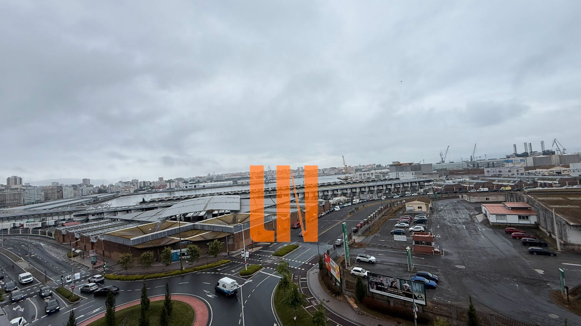 Parking of Flat to rent in A Coruña Capital   with Heating, Parquet flooring and Microwave