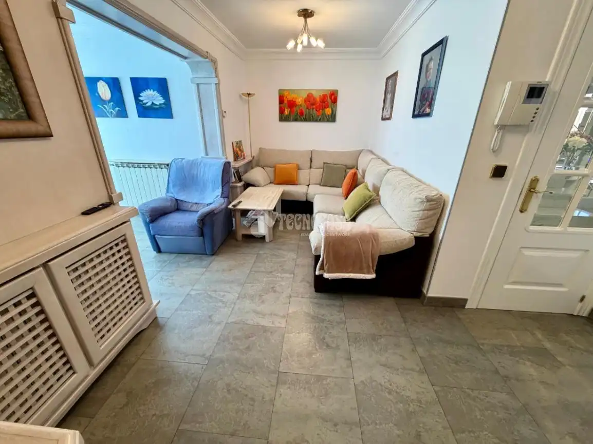 Sala de estar de Casa adosada en venta en León Capital  con Parquet, Terraza y Amueblado