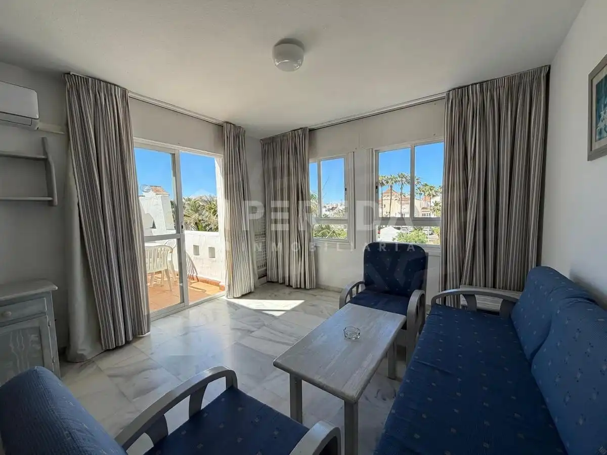 Vista exterior de Apartamento en venta en Roquetas de Mar con Aire acondicionado, Terraza y Piscina comunitaria
