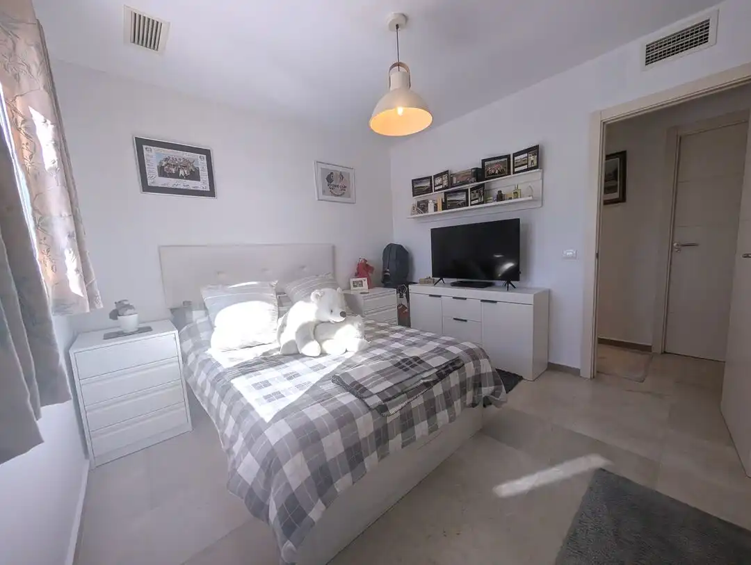 Schlafzimmer von Dachboden zum Verkauf in La Alcaidesa mit Klimaanlage, Heizung und Terrasse
