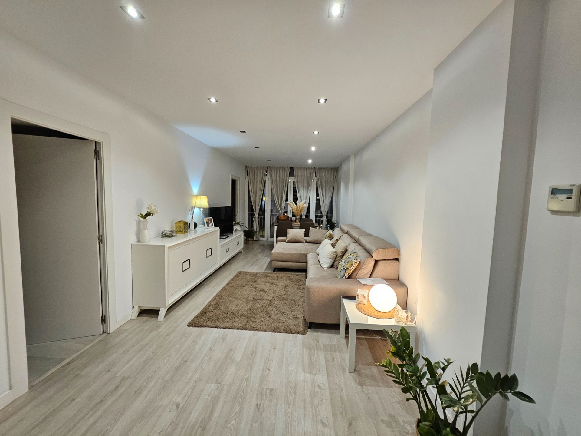 Sala de estar de Piso en venta en  Barcelona Capital con Aire acondicionado, Calefacción y Parquet