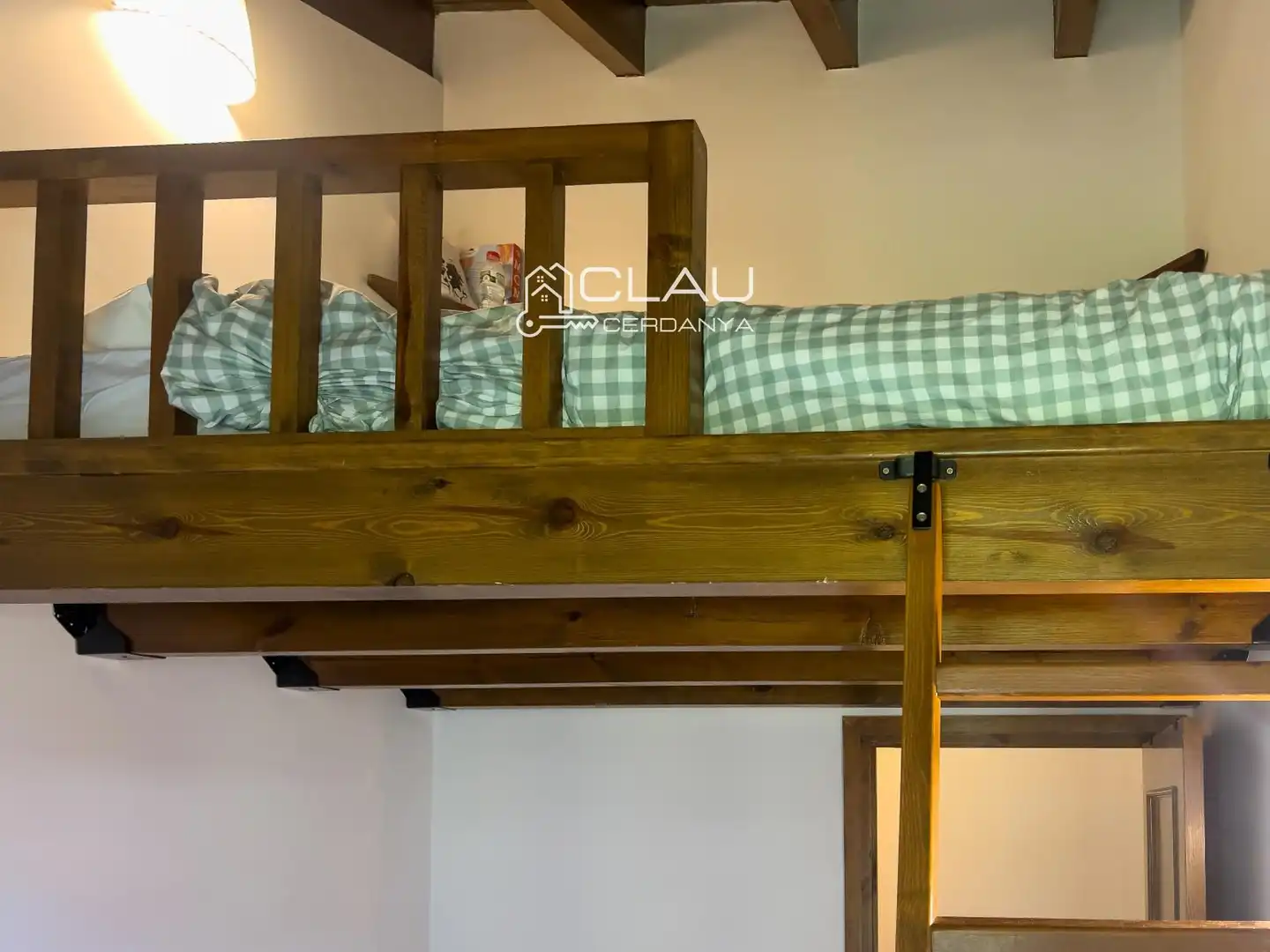 Schlafzimmer von Einfamilien-Reihenhaus zur Miete in Isòvol mit Heizung, Parkett und Terrasse