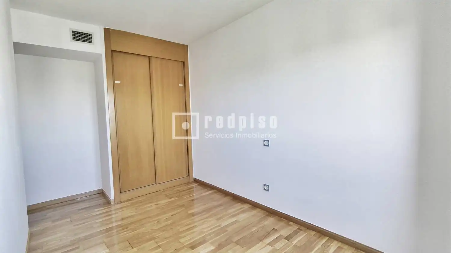 Bedroom of Flat for sale in Madrid  with Air Conditioner, Heating and Private garden