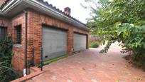 Vista exterior de Casa o xalet en venda en Bescanó amb Aire condicionat, Terrassa i Piscina