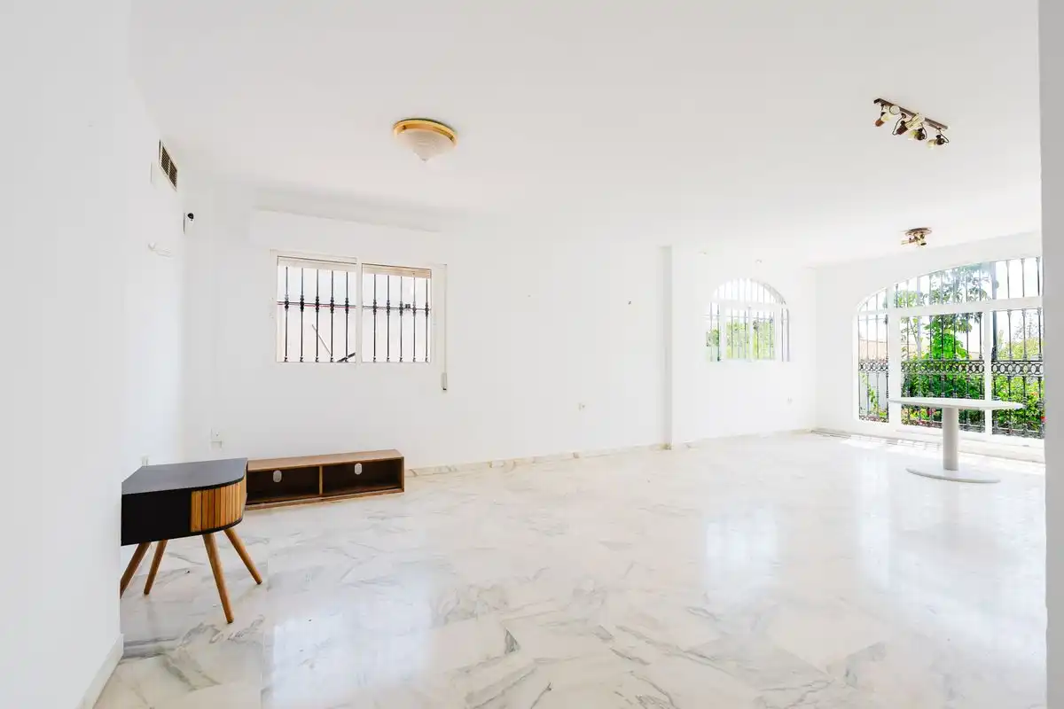 House with terrace for sale in Calle Julio Romero