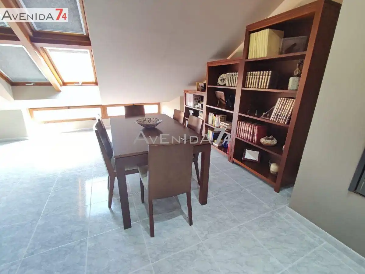 Houses for sale in Los Angeles - Apolonia