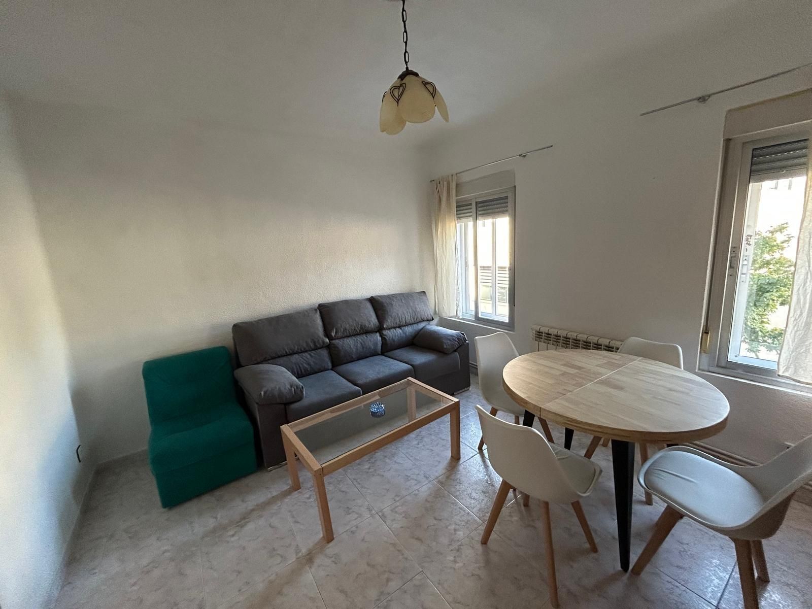 Sala de estar de Piso de alquiler en Salamanca Capital con Calefacción, Trastero y Balcón