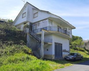 Vista exterior de Casa o xalet en venda en Maside amb Jardí privat, Terrassa i Moblat