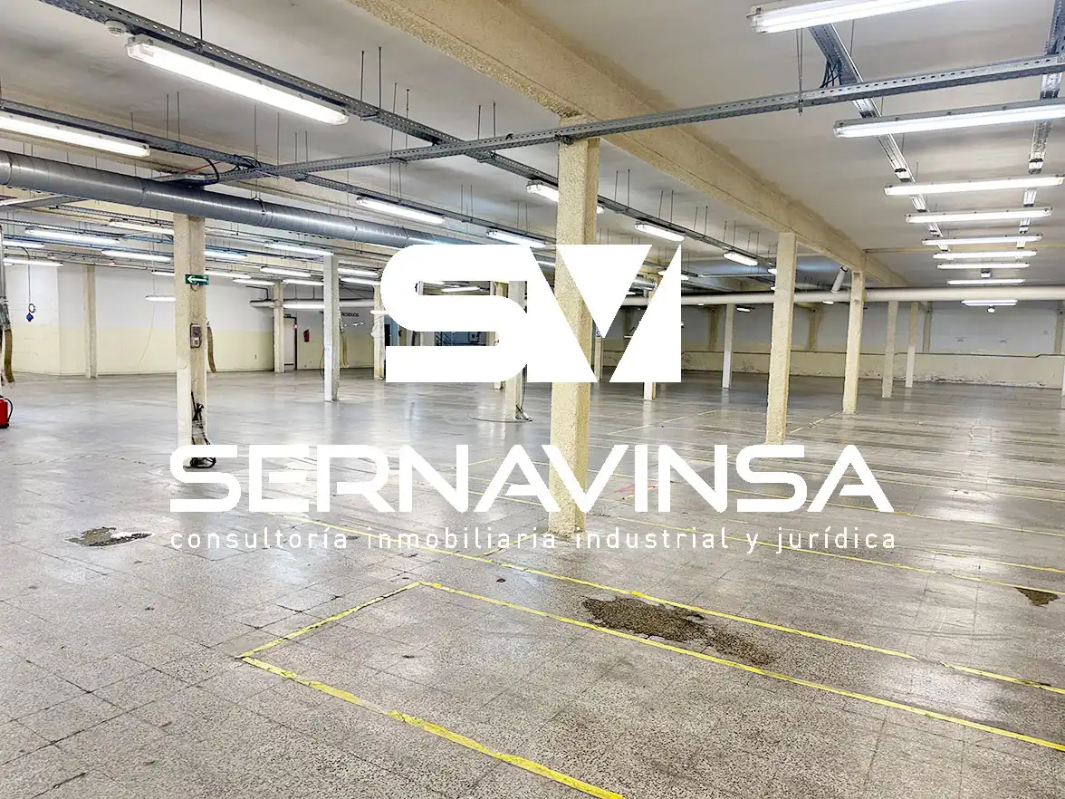 Vista exterior de Nave industrial de alquiler en Sabadell
