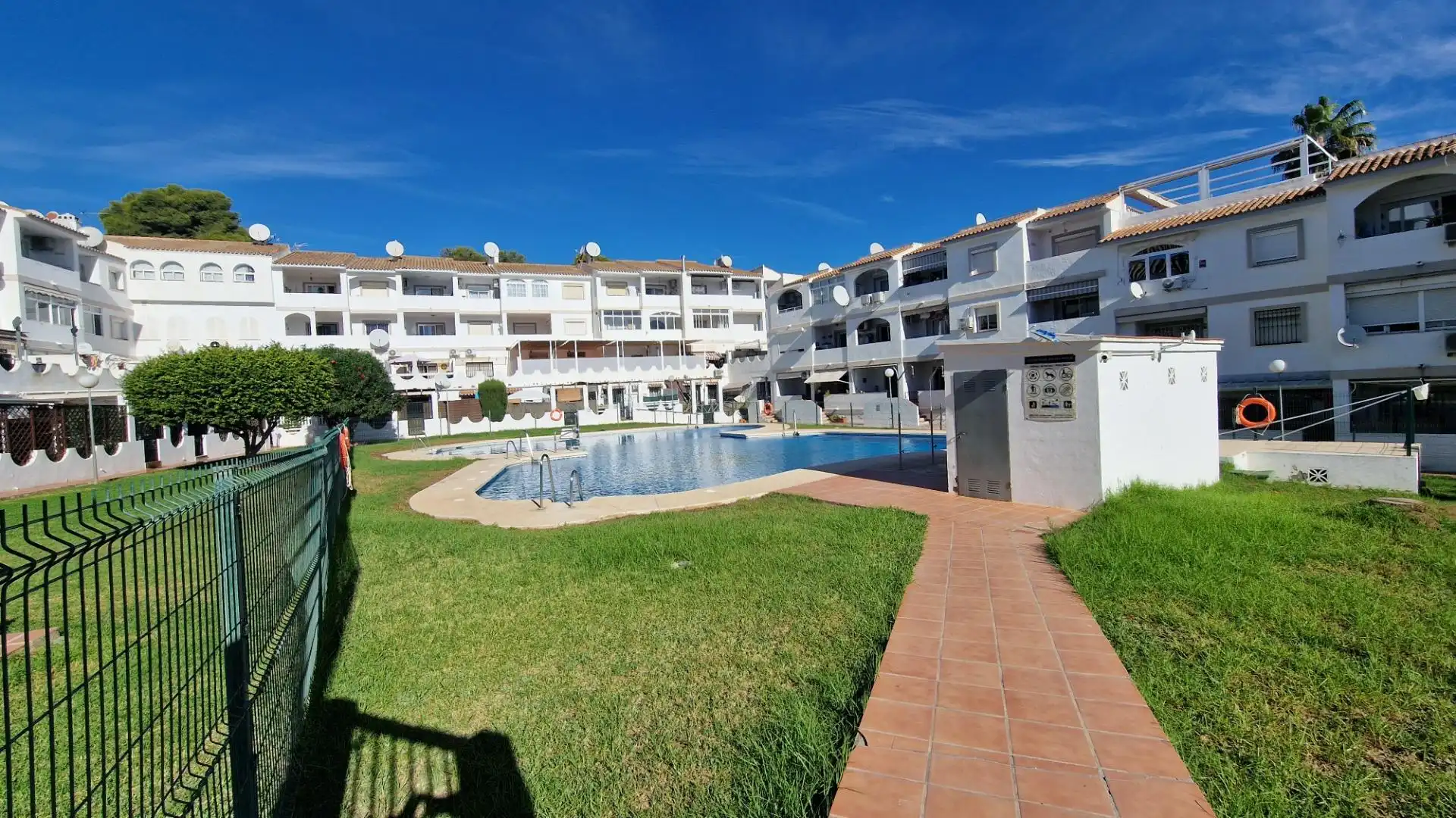 Vista exterior de Apartamento en venta en Mijas con Jardín privado, Terraza y Piscina comunitaria