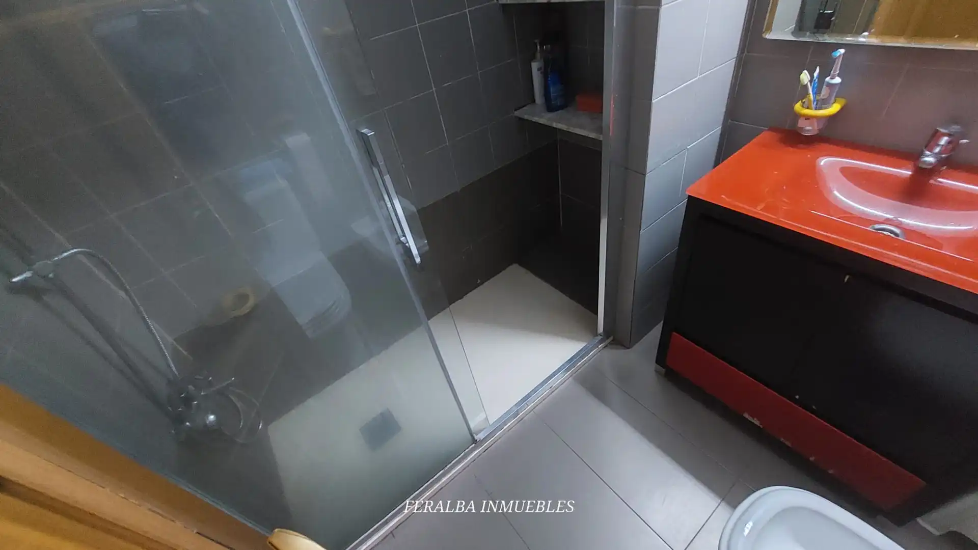 Bany de Àtic en venda en Madrid amb Terrassa