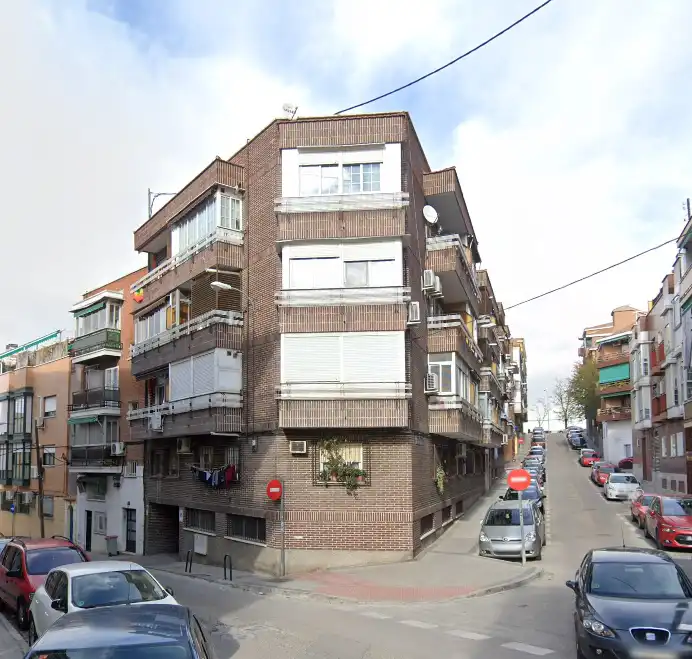 Vista exterior de Piso en venta en  Madrid Capital