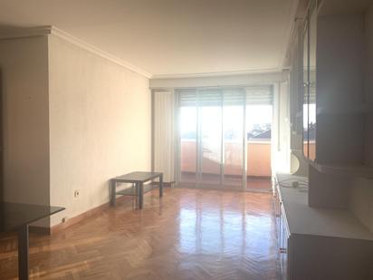 Sala d'estar de Pis de lloguer en  Madrid Capital amb Calefacció, Parquet i Terrassa
