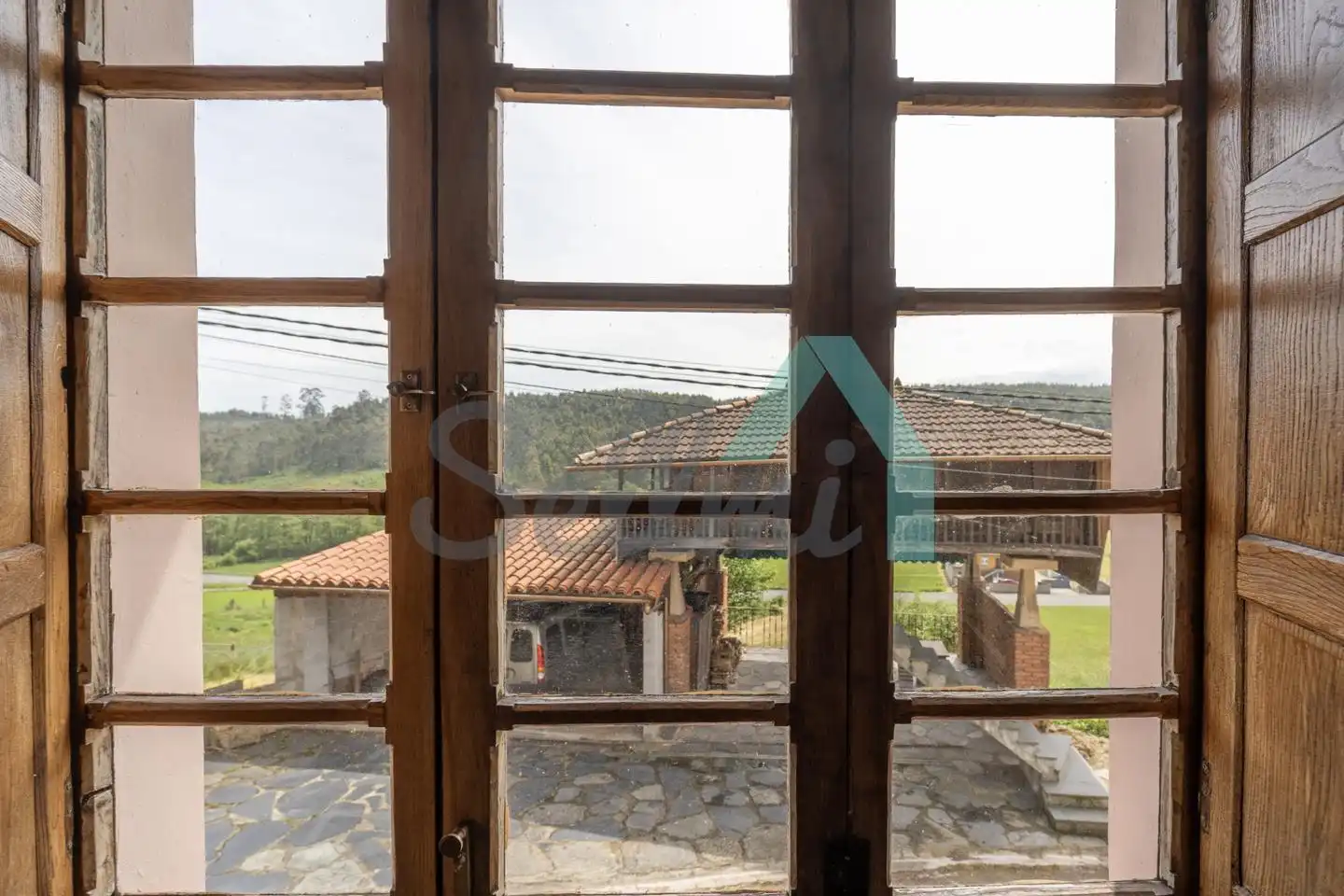 Außenansicht von Einfamilien-Reihenhaus zum Verkauf in Carreño mit Heizung, Privatgarten und Parkett