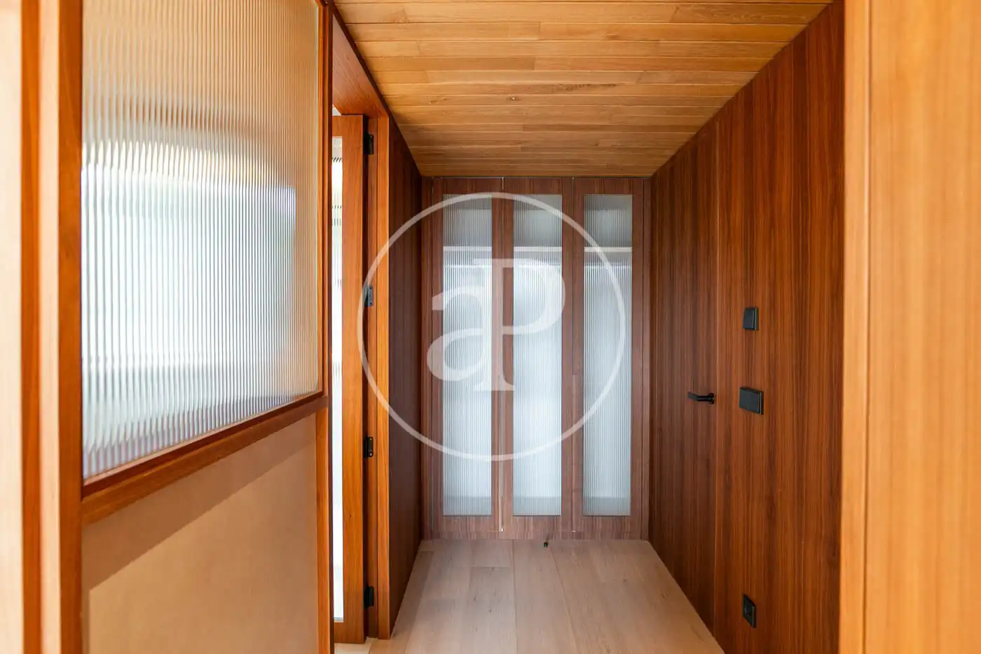 Wohnung zur Miete in Barcelona mit Klimaanlage, Heizung und Privatgarten