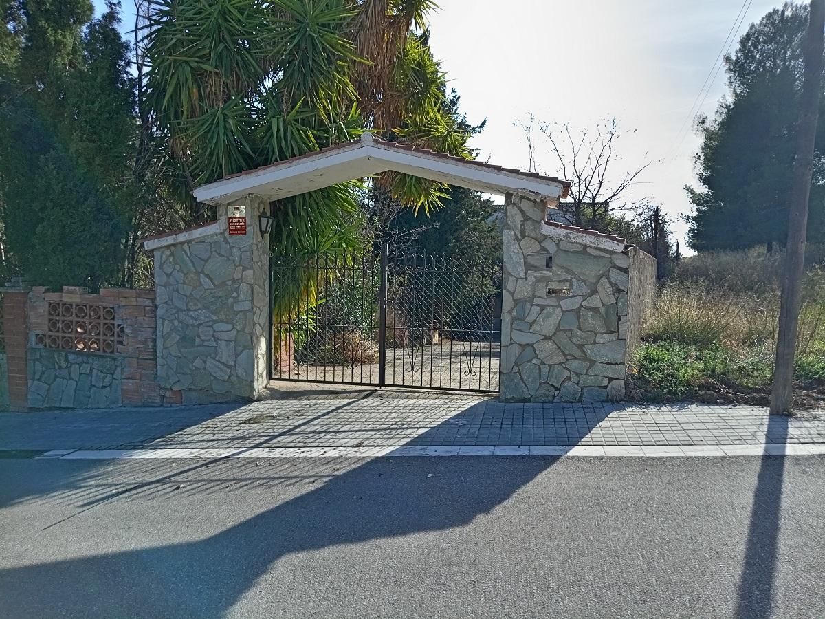 Vista exterior de Casa o xalet en venda en Torrelles de Foix amb Jardí privat i Terrassa