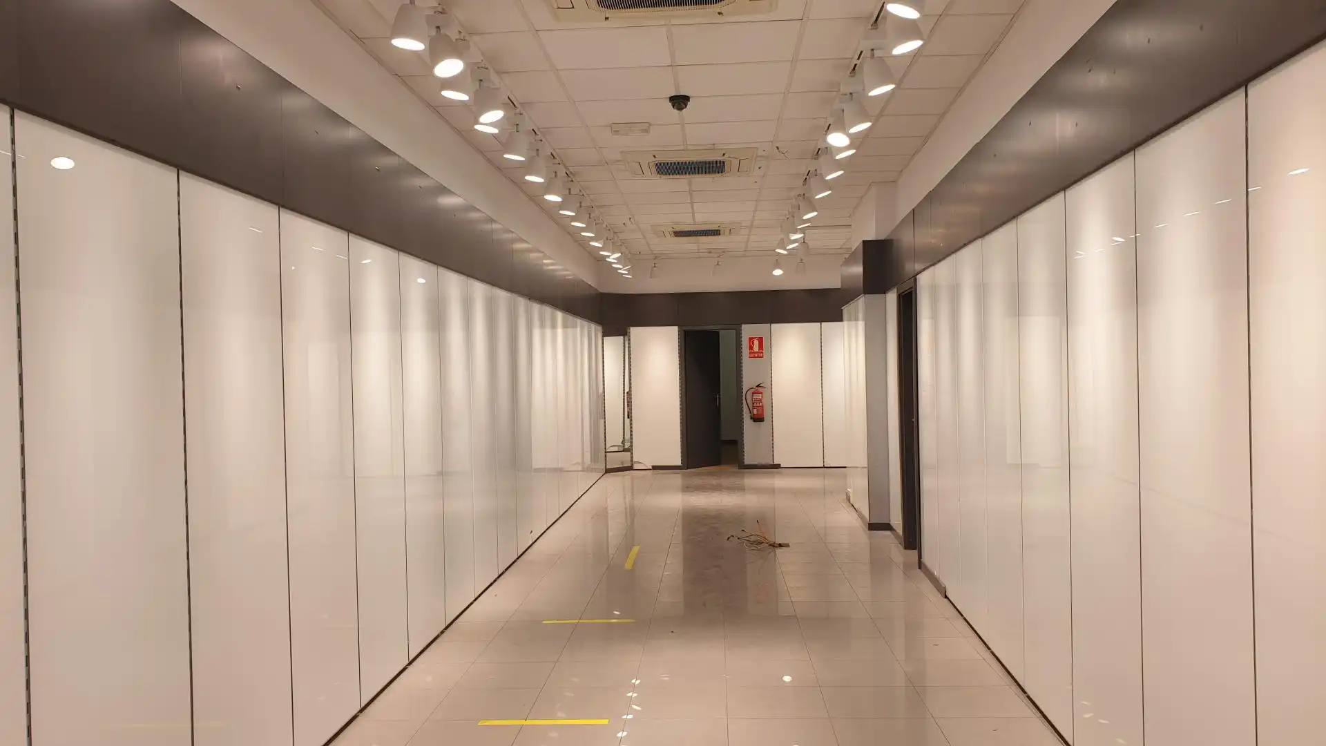 Local comercial de lloguer a Joan Maragall 15, imagen 2
