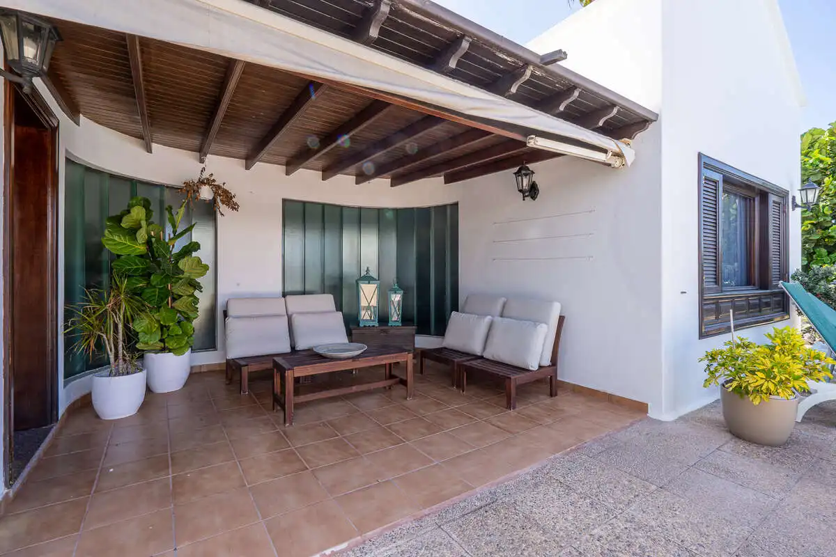 Terrassa de Casa o xalet en venda en Arrecife amb Jardí privat i Piscina