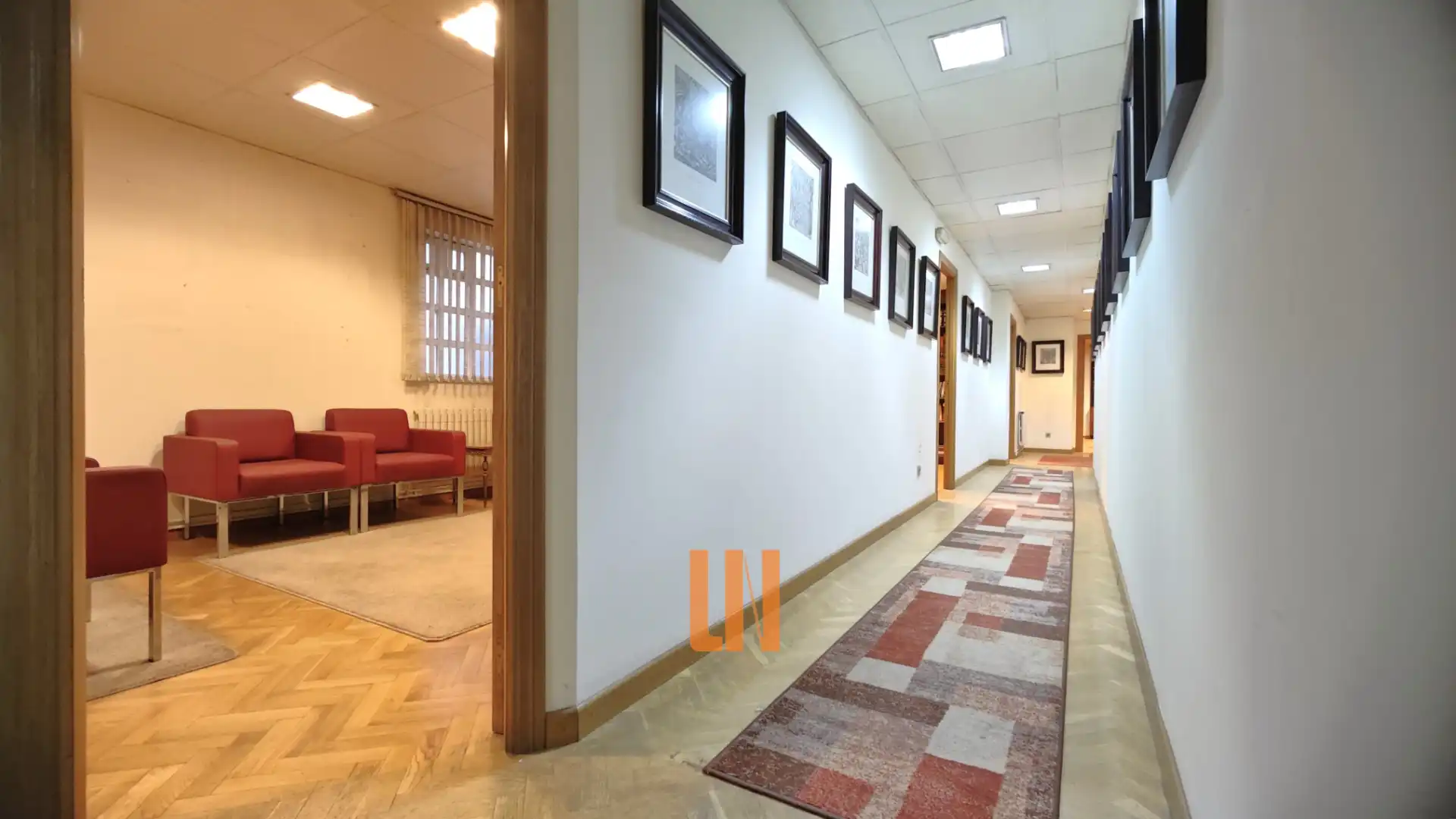 Büro zur Miete in A Coruña Capital  mit Heizung und Internet
