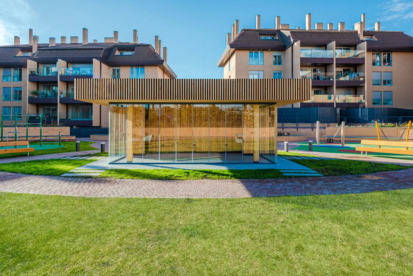 Außenansicht von Wohnung zur Miete in Boadilla del Monte mit Klimaanlage, Heizung und Gemeinschaftspool