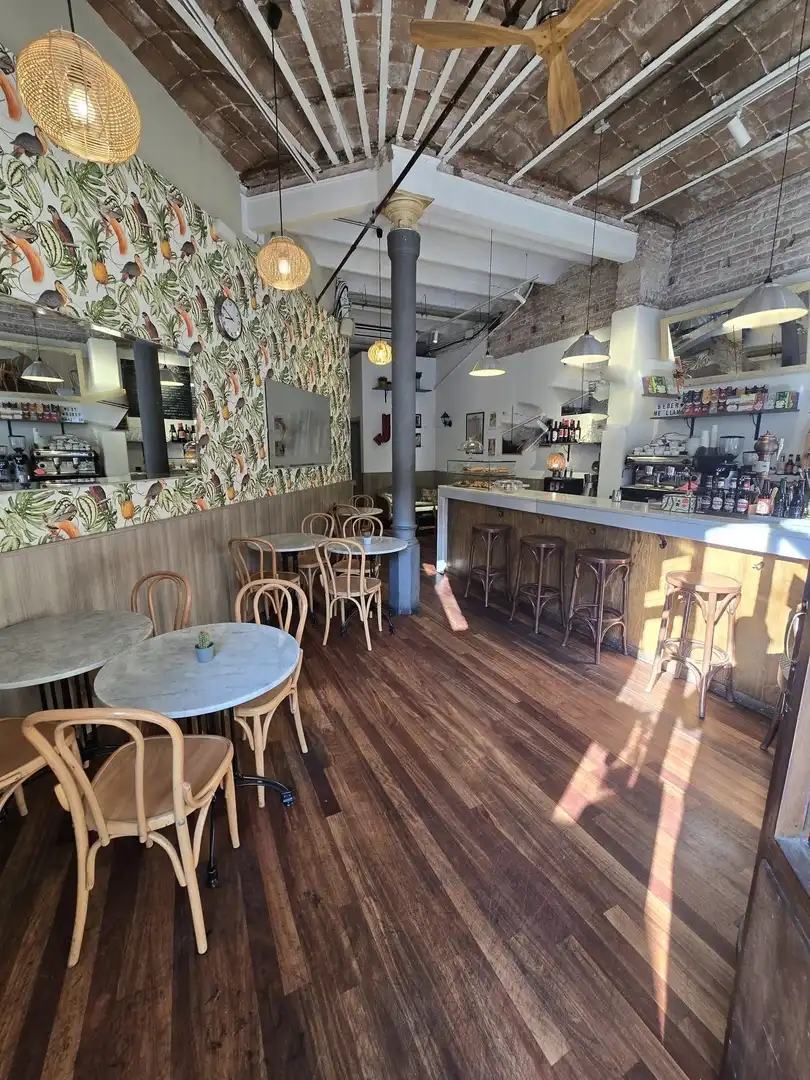 Business premises for transfer in Eixample, imagen 2