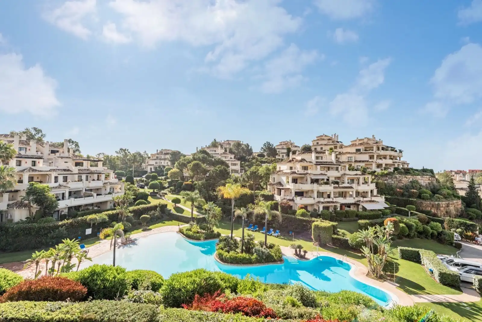 Exterior view of Flat for sale in Benahavís  with Air Conditioner, Furnished and TV