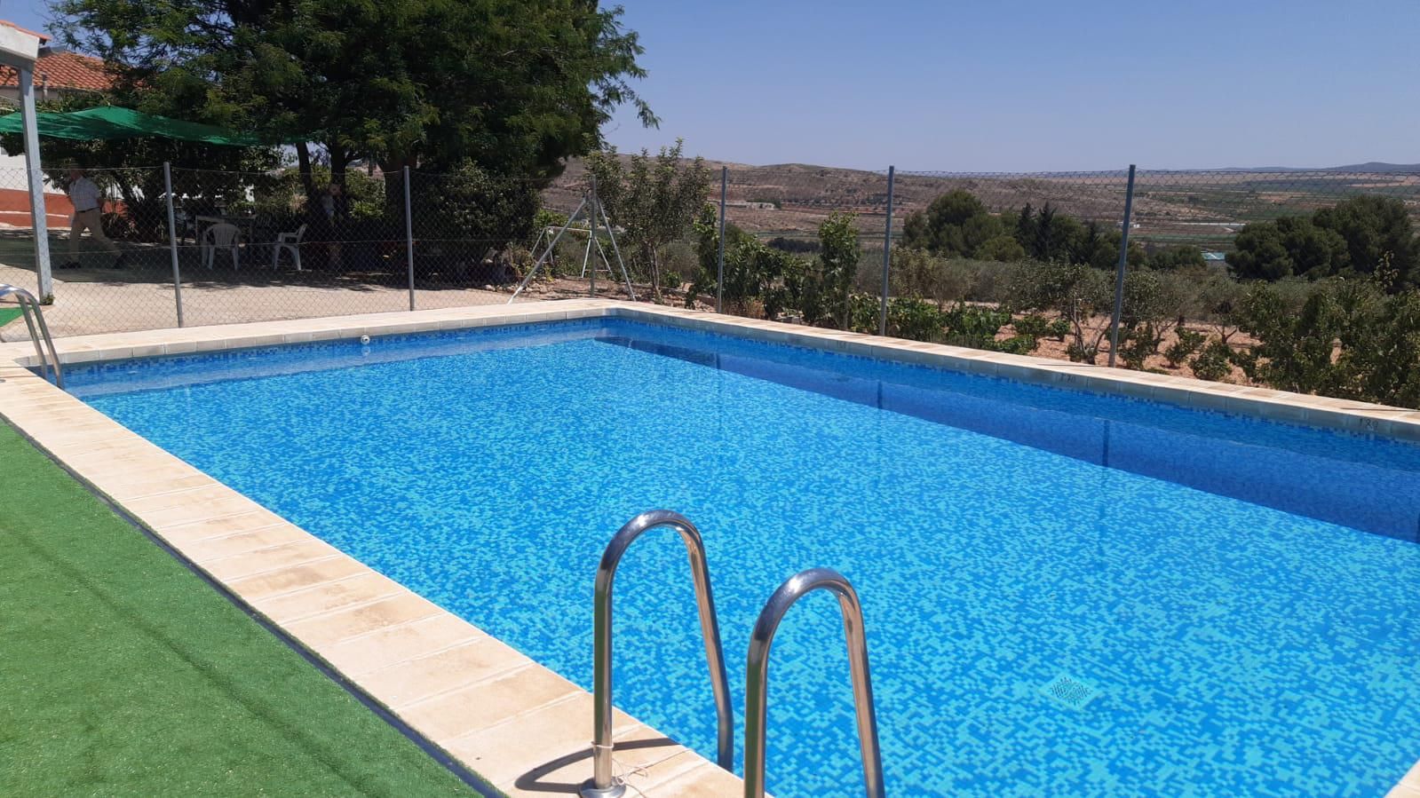 Swimming pool of House or chalet for sale in Montealegre del Castillo  with Private garden and Swimming Pool